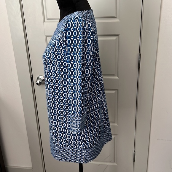 Ann Taylor XS blue black white print tunic top‎ - Picture 3 of 7